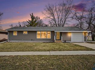 504 N Chicago Ave, Madison, SD 57042