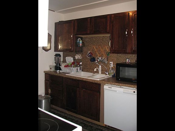 4th image of 926 S Avenue I