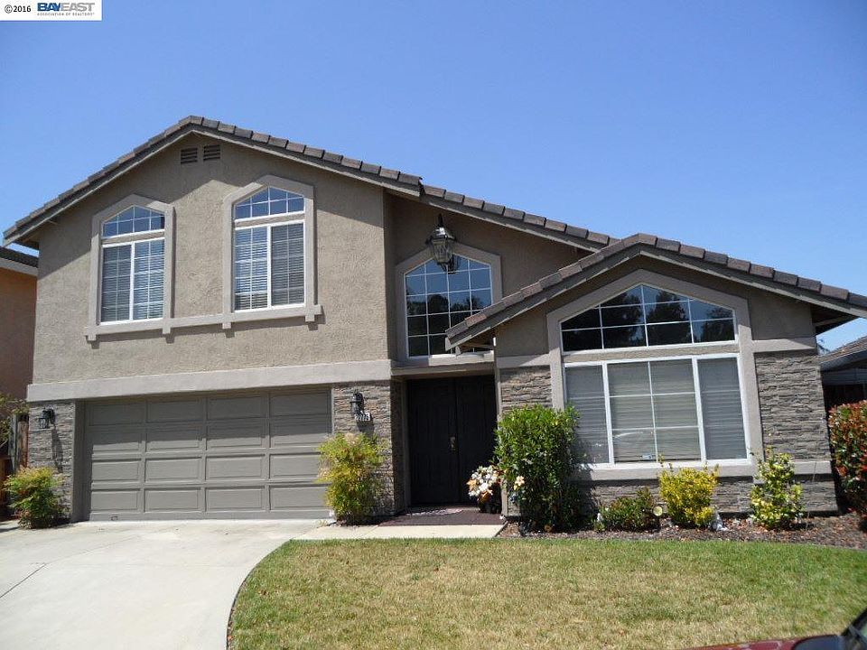 2nd image of 22775 Moura Ct