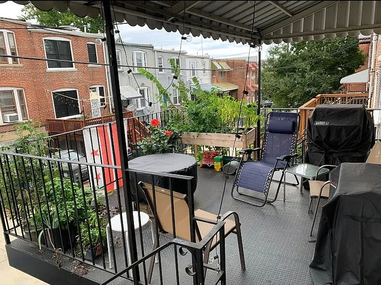 220 Adams St NE — Photo 39