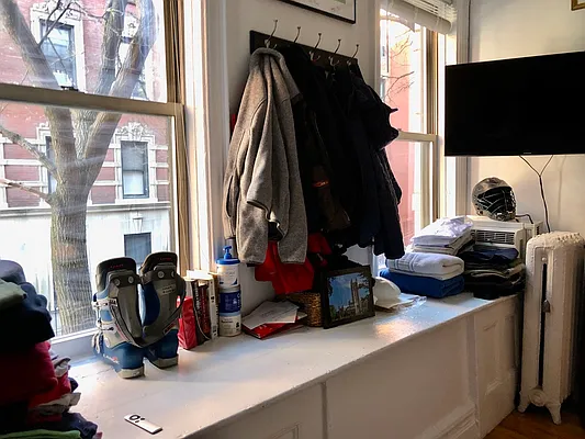 Rented by LJ Sloane Management | media 42