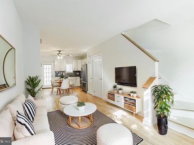 904 S 6th St, Philadelphia, PA, 19147