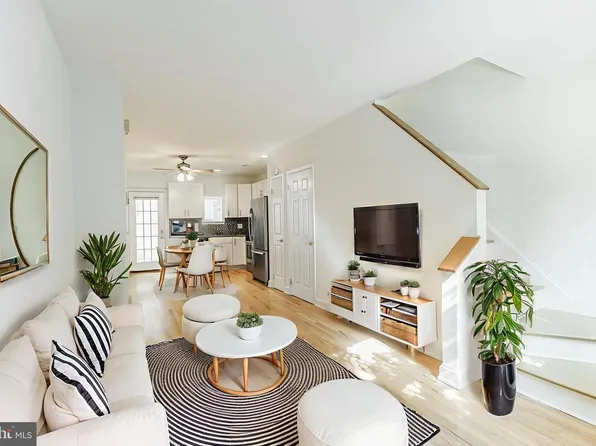 904 S 6th St, Philadelphia, PA 19147