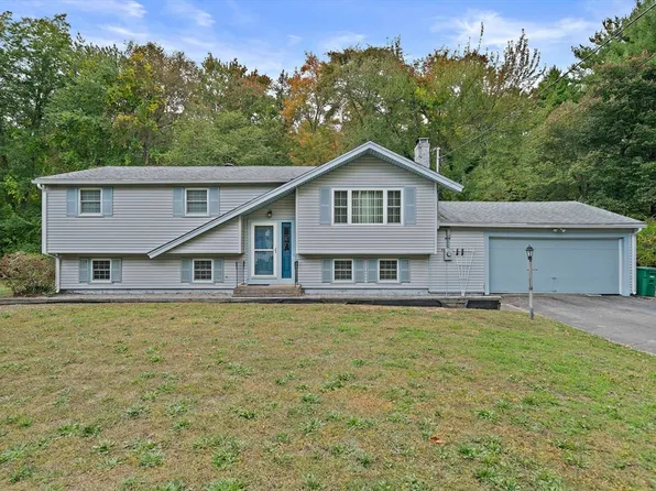 40 Fairwood Dr, Pembroke, MA 02359