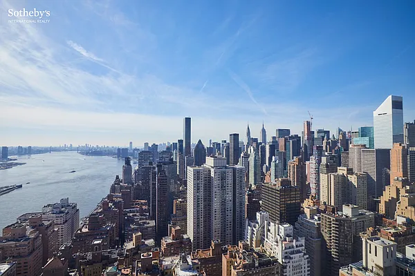 Sold by Sotheby's International Realty | media 13