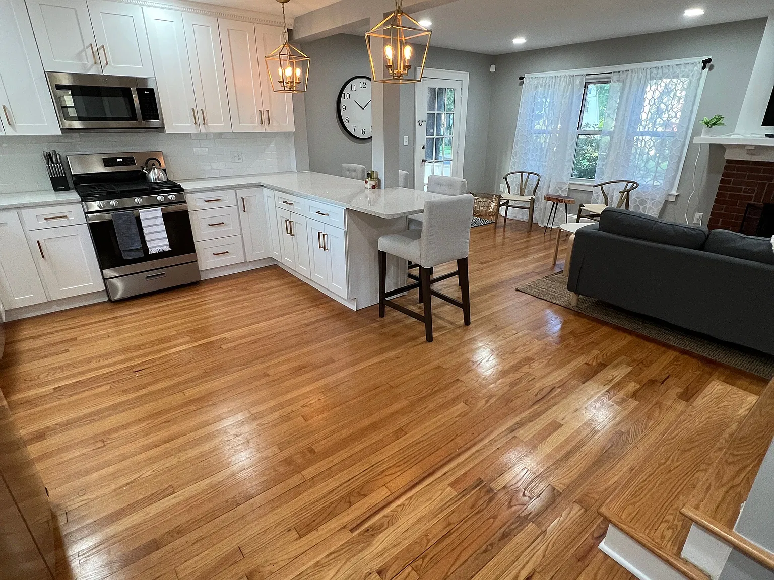 3 bed, 1828 sqft, $3,800 — Photo 2