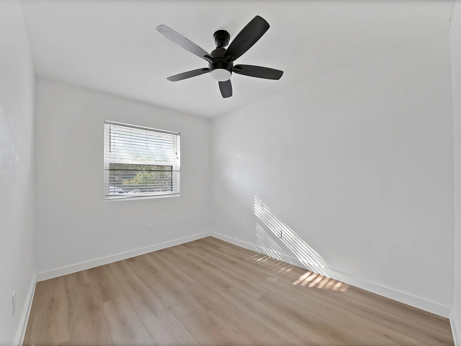 4 bed, 1512 sqft, $2,450 — Photo 4