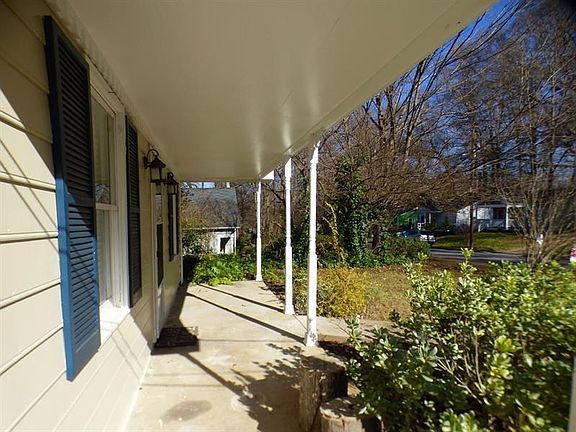 2nd image of 971 Walker Ave SE