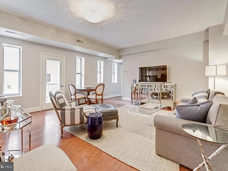 2127 California St NW #503 — Photo 3