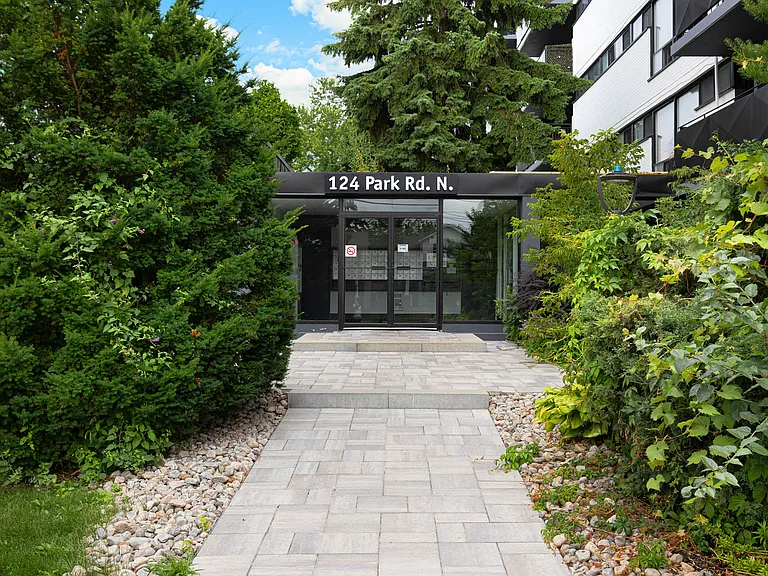 124 Park Rd N — Photo 8