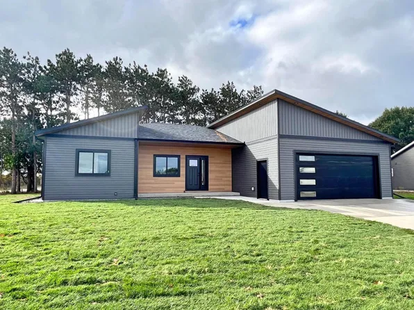 2000 Prairie PLACE, Holmen, WI 54636