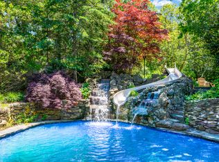 98 Spring Pond Ln, Southampton, NY 11968