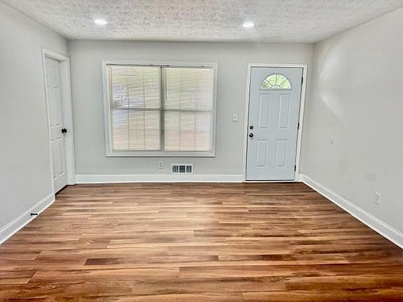 5th image of 2721 Eastwind Dr