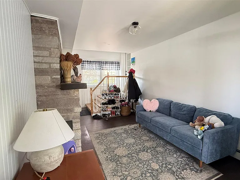 60 Ryerson Rd — Photo 19