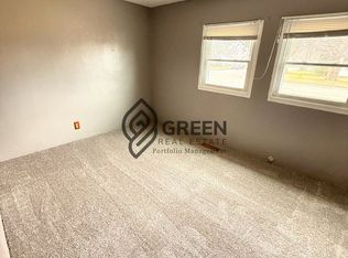 1071 E Broadway St, Bradley, IL 60915