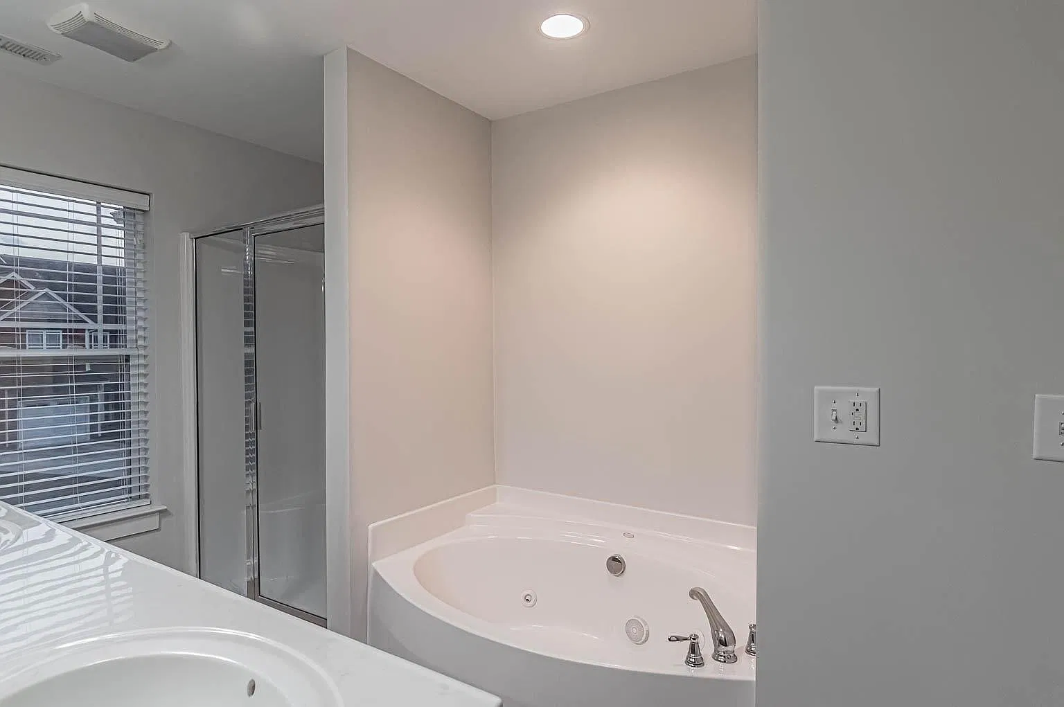 3 bed, 2.5 bath, 1772 sqft, $1,850 — Photo 4