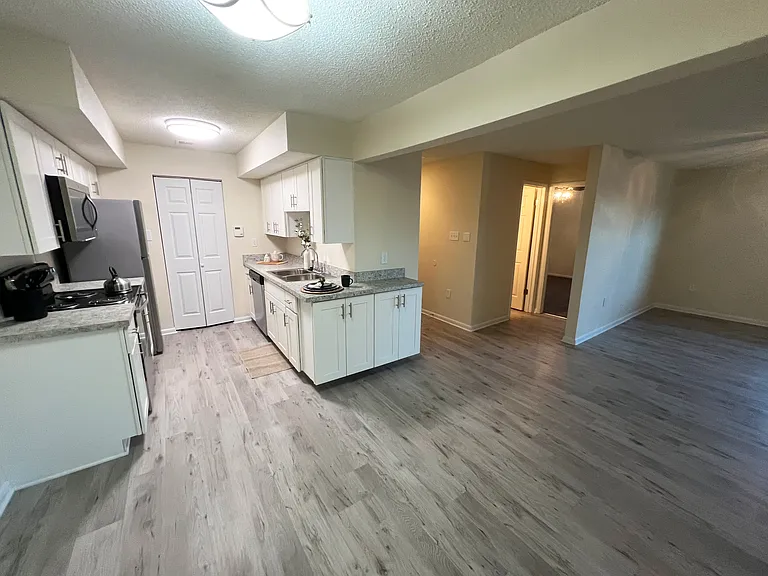 Monroeville Apartments at Belmont Ridge — Photo 9