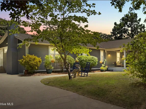 334 NE 59th Street, Oak Island, NC 28465