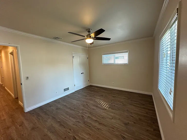 12842 Kling St — Photo 20