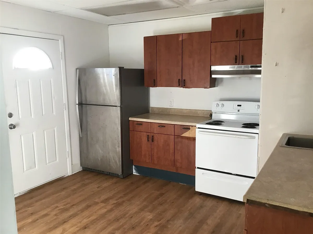 Building Photo - 1404 E Bayshore Dr #B