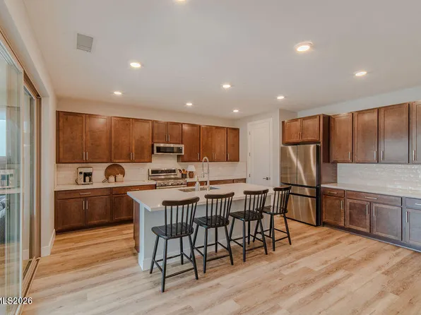 368 Porter Peak Dr, Carson City, NV 89701