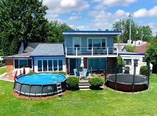 3061 S Channel Dr, Harsens island, MI 48028