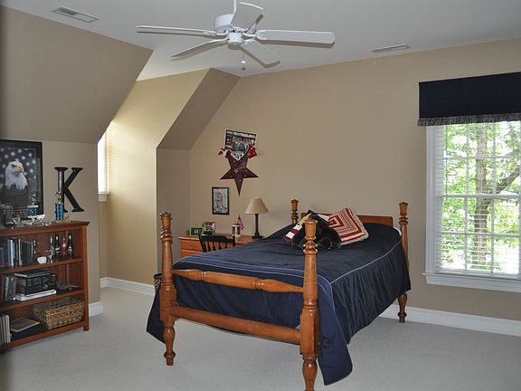 2nd image of 272 Sir Thomas Lunsford Dr