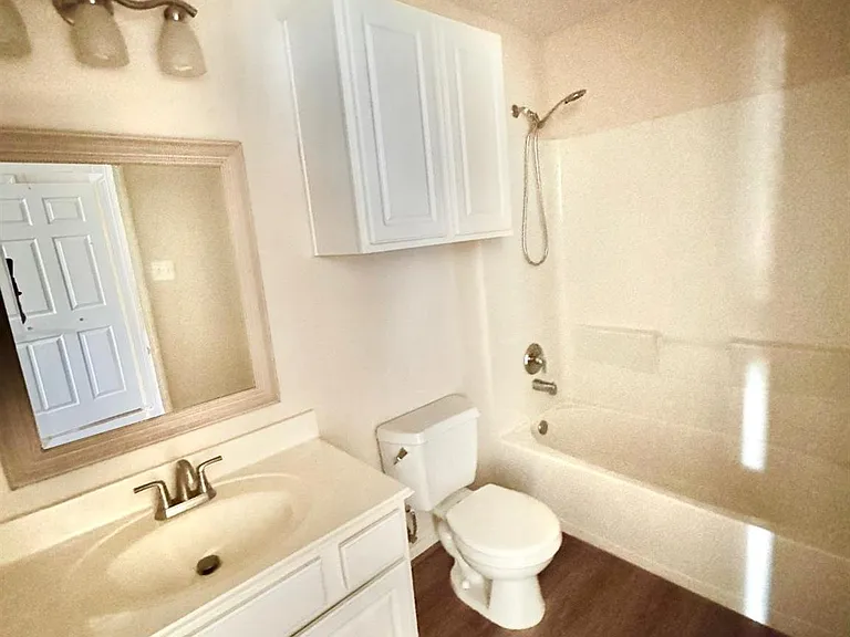 3947 Calgary Cir — Photo 19