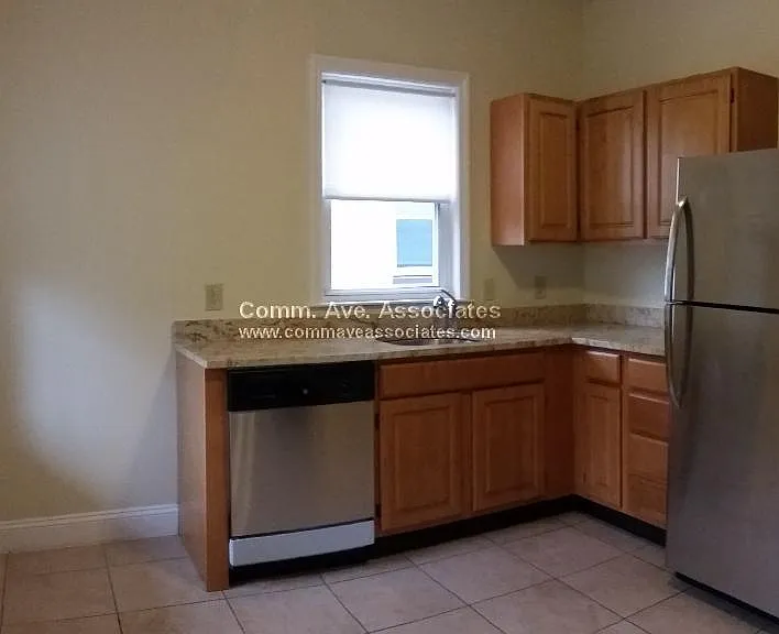 21 Roseclair St #2 — Photo 3