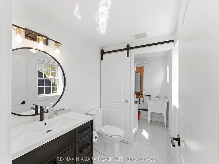616 Lakeshore Rd — Photo 15