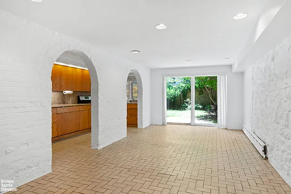 Rented by Brown Harris Stevens | media 21