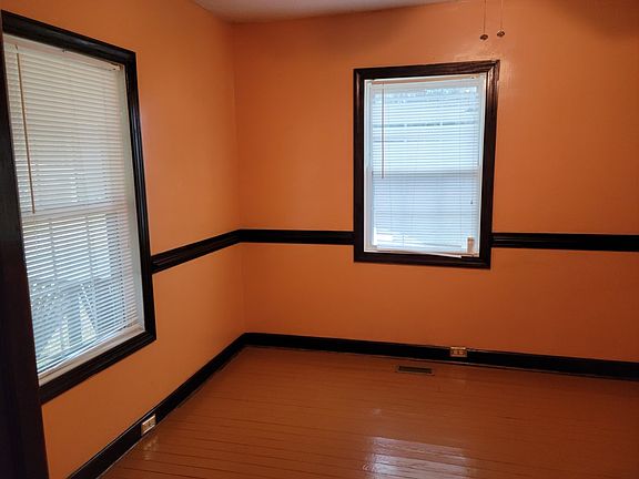 3rd image of 74 Catmint Ln