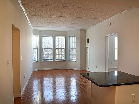 4th image of 31 Greenridge Ave APT 2A
