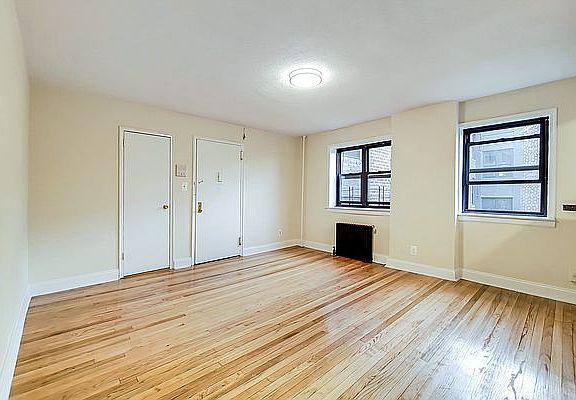 3rd image of 20-67 Shore Blvd #2A