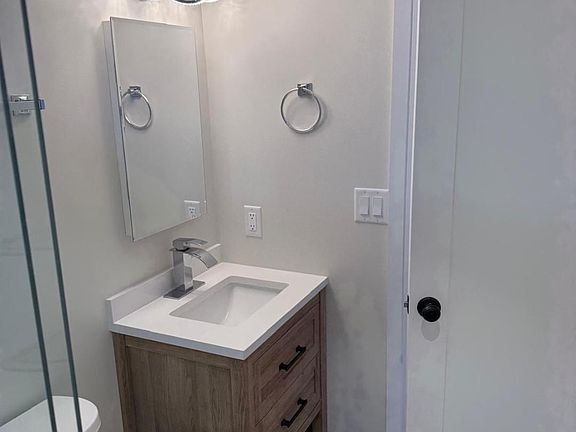 3rd image of 52 Lewis St Floor 2