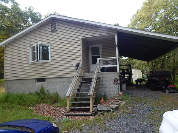 225 Clubhouse Dr, East Stroudsburg, PA 18302