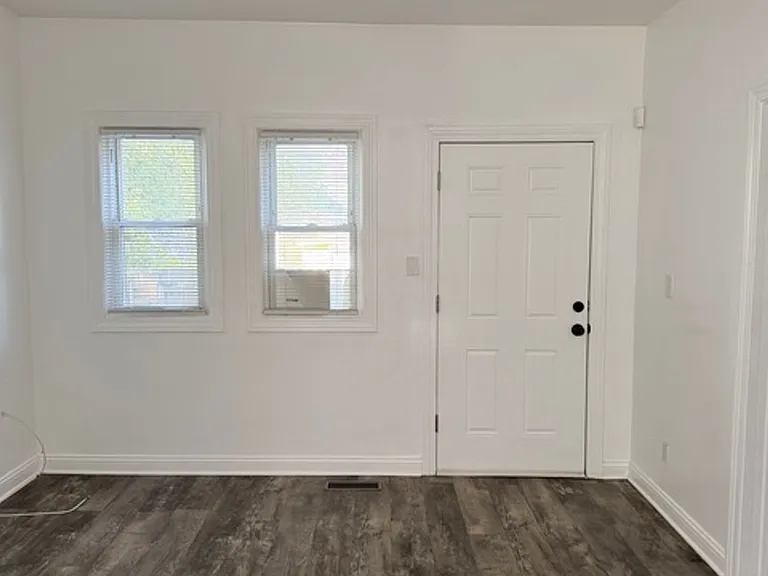 8438 S Baltimore Ave — Photo 7