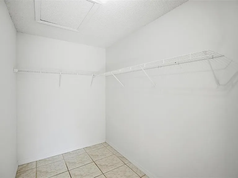 106 La Mancha Dr — Photo 15