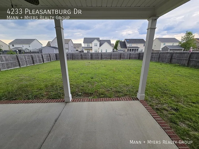 4233 Pleasantburg Dr — Photo 42