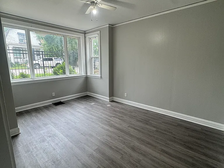 7250 S Langley Ave #2F — Photo 12