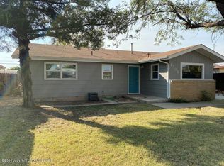 1306 S Harvard St, Perryton, TX 79070