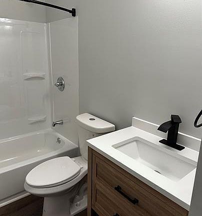 4th image of 5803 Cabanne Ave #2