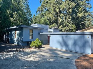 2024 Lakemoor Dr SW, Olympia, WA 98512