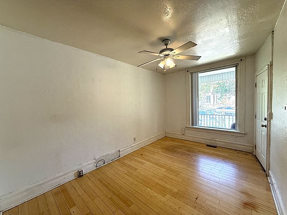 4th image of 804-806 E Park St #804-B