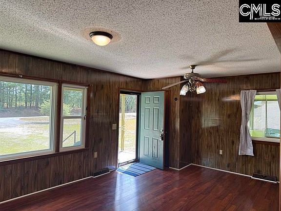 3rd image of 932 Macedonia Church Rd