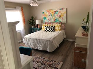 226 Skyland Dr, Roswell, GA 30075