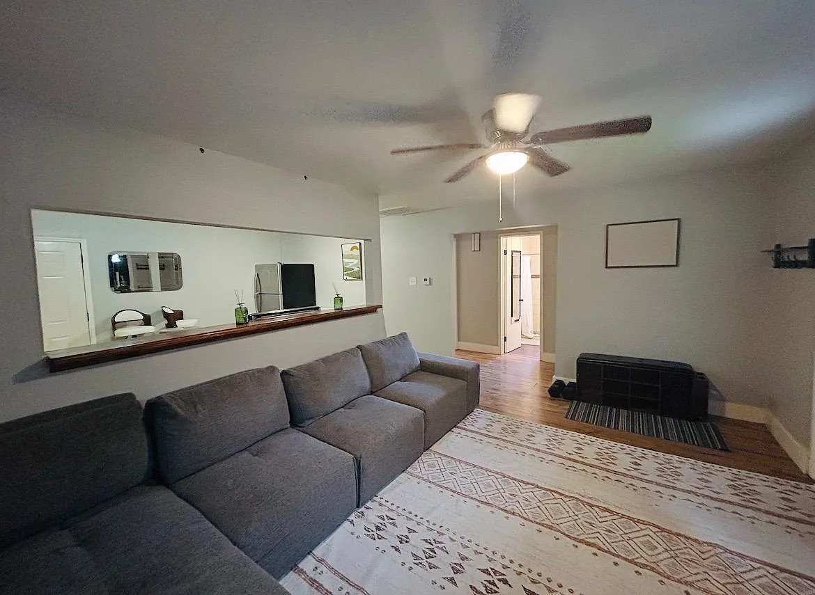 3 bed, 2.0 bath, 1204 sqft, $1,700 — Photo 3