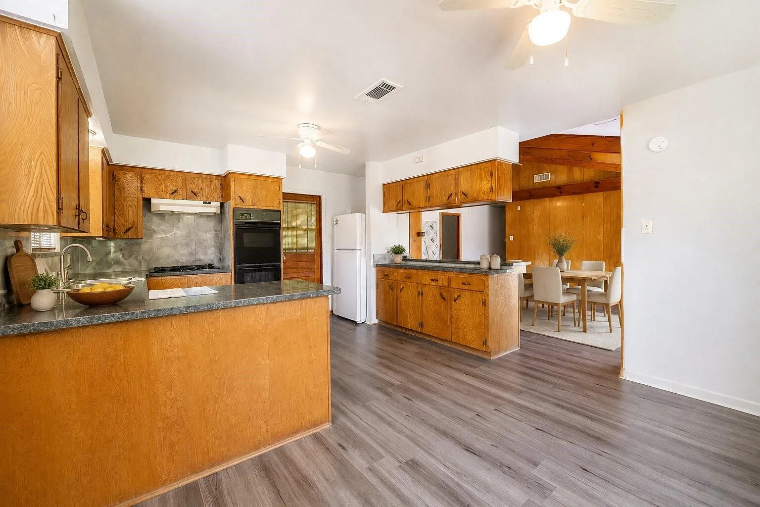 3 bed, 2.0 bath, 1616 sqft, $1,990 — Photo 4