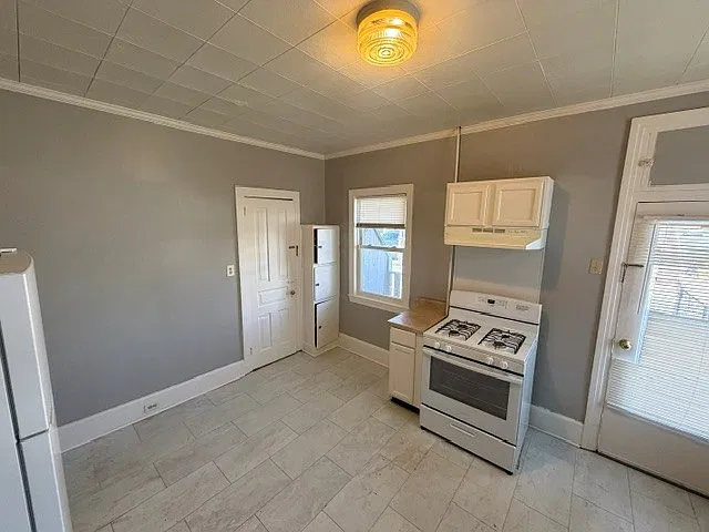 2 bed, $1,050 — Photo 3
