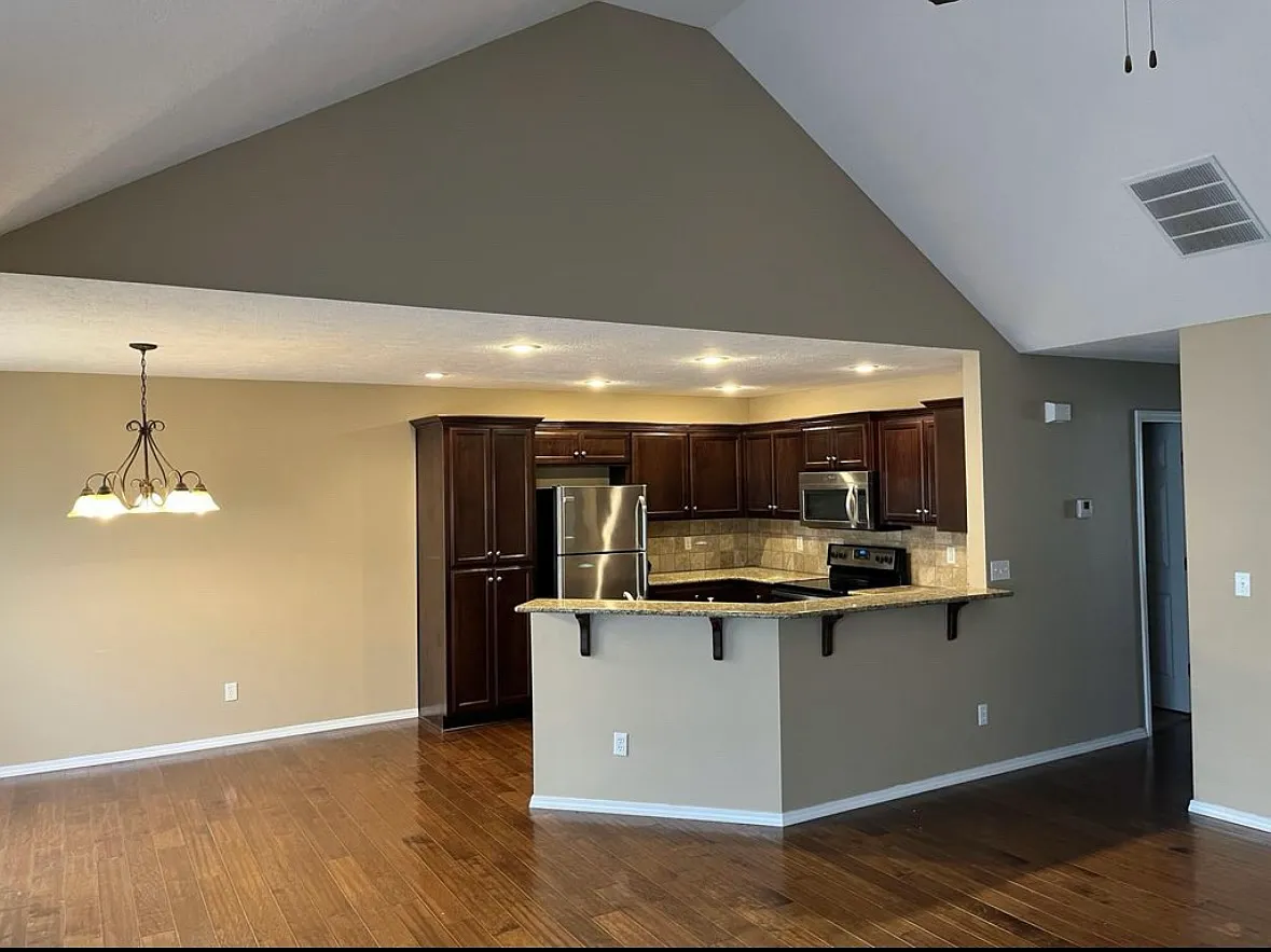 3508 S Juniper Ave — Photo 2